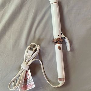 Brand new T3 single pass curling iron